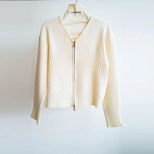Cardigan de lã merino