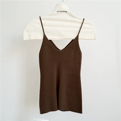 Colete feminino em camadas