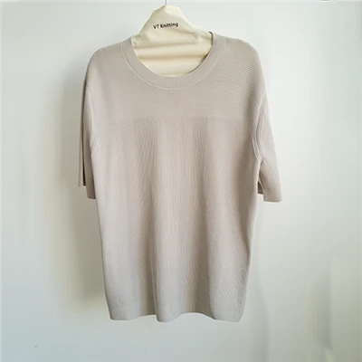Suéter feminino leve de malha com cabo de lã