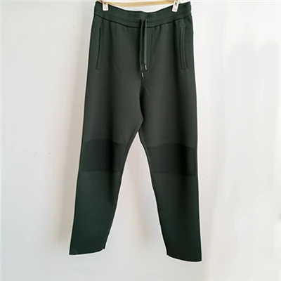 Calça jogger masculina em malha