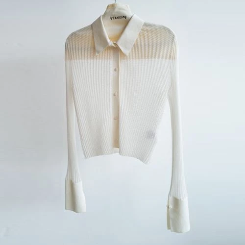 Camisola decote em V suave